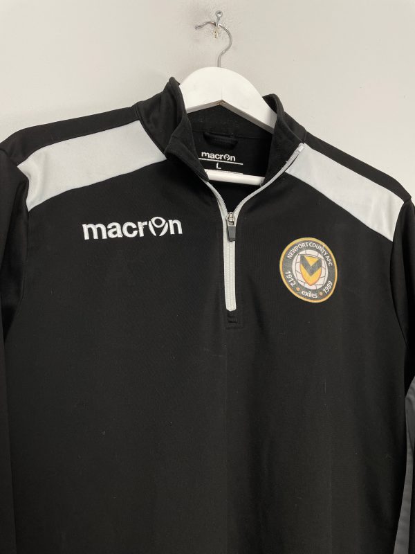 2017 18 NEWPORT COUNTY 1 4 ZIP TRAINING TOP (L) MACRON Online