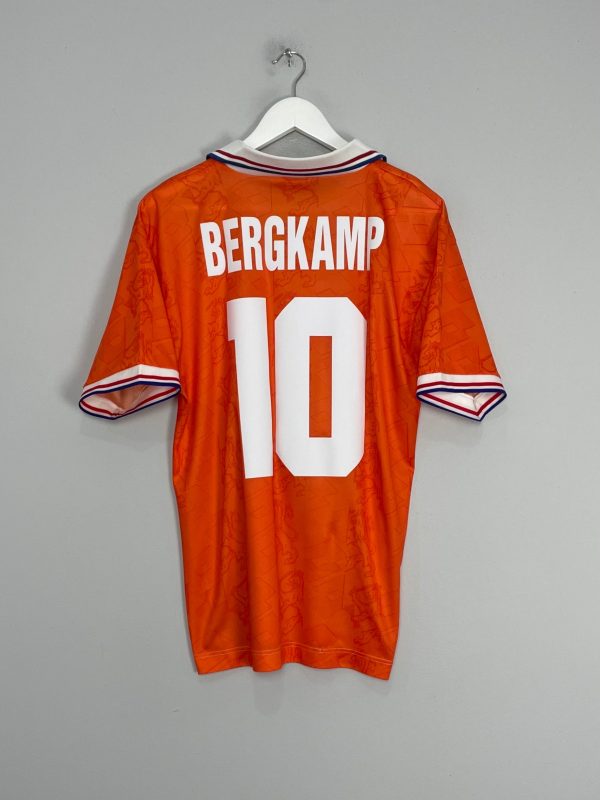 1994 NETHERLANDS BERGKAMP #10 HOME SHIRT (M) LOTTO For Sale