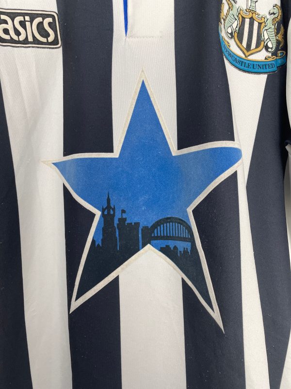 1993 95 NEWCASTLE UNITED HOME SHIRT (M) ASICS For Sale