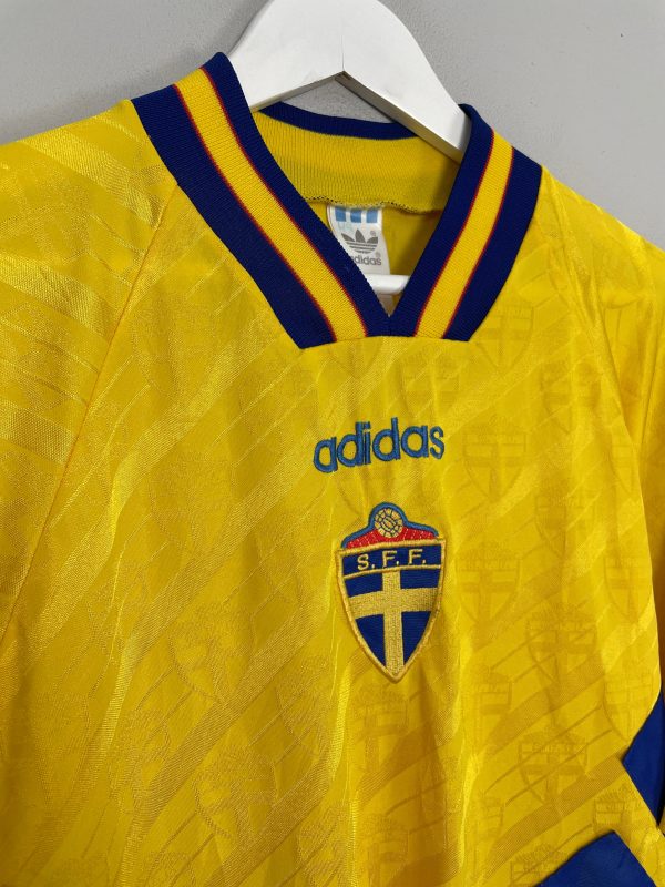 1994 95 SWEDEN HOME SHIRT (L) ADIDAS For Sale