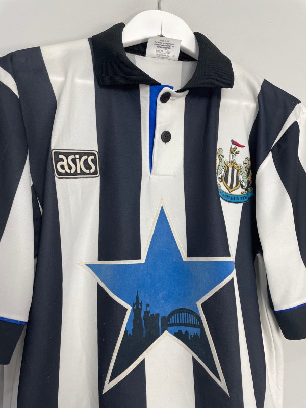 1993 95 NEWCASTLE UNITED HOME SHIRT (M) ASICS For Sale